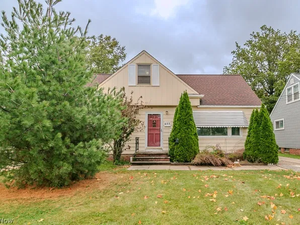 655 E 305th St, Willowick, OH 44095