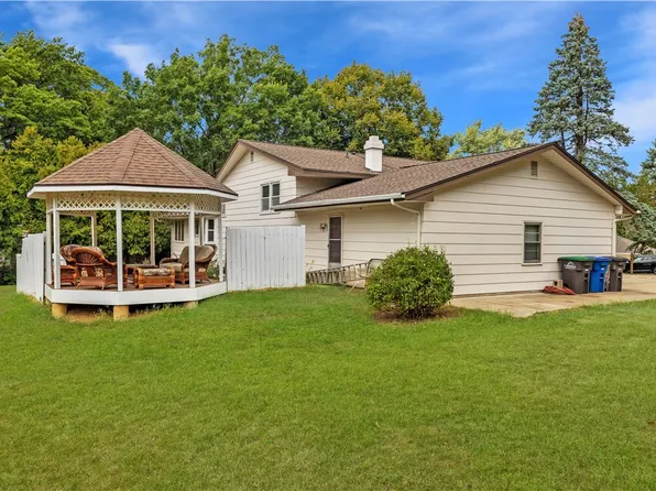 2902 Kendallwood Cir, Des Moines, IA 50321