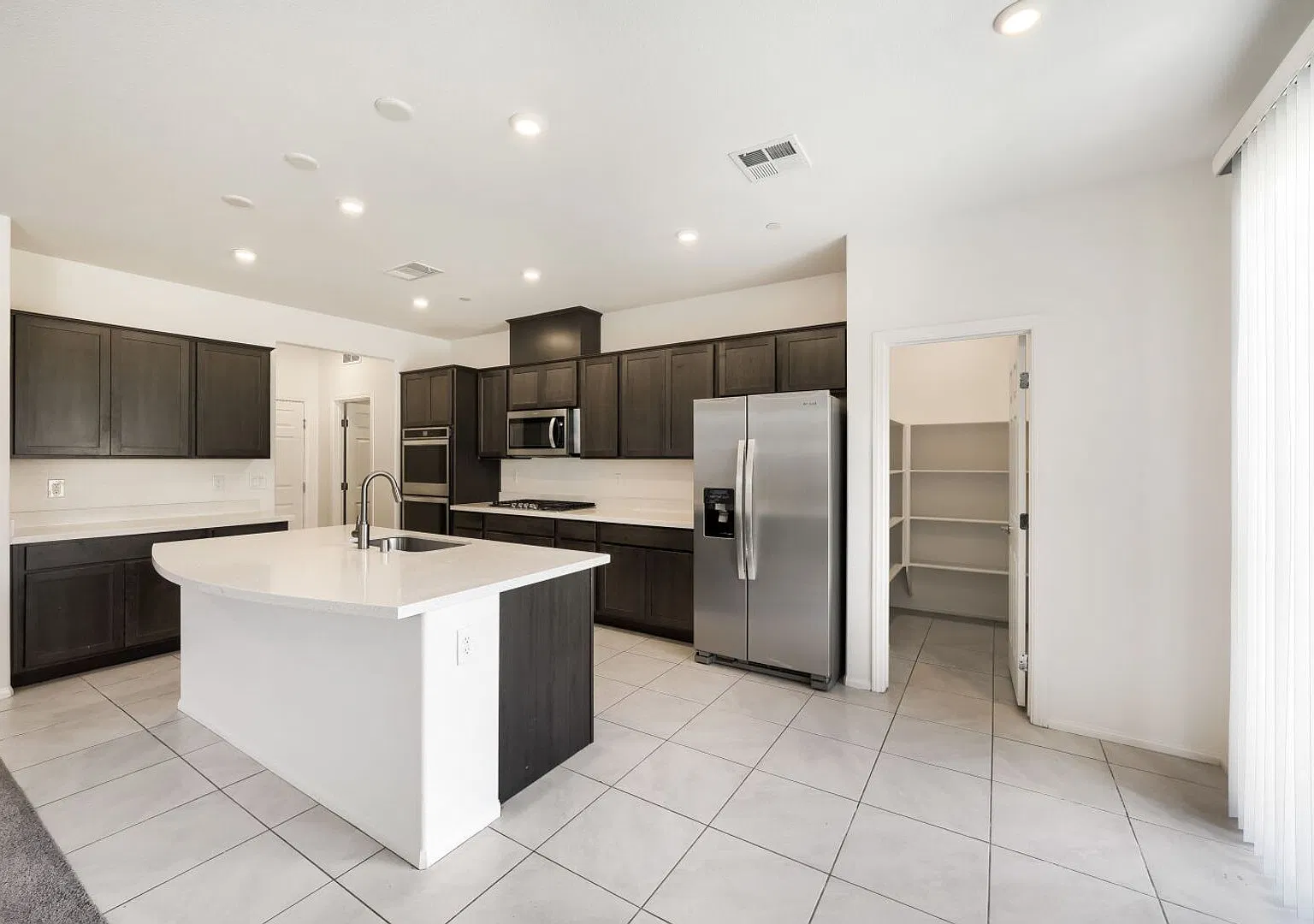 Skye Hills - Gated Community — Photo 4