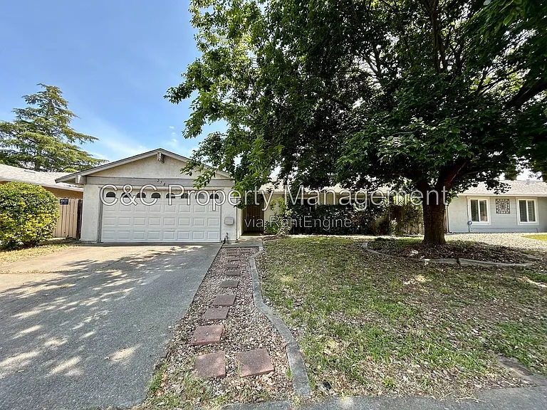 258 Yellowstone Dr — Photo 1