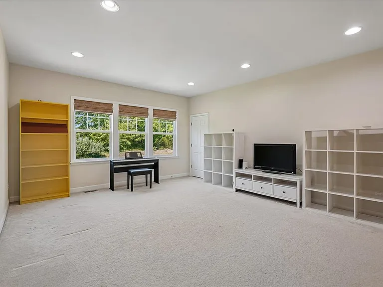 23847 Grayhaven Pl — Photo 17