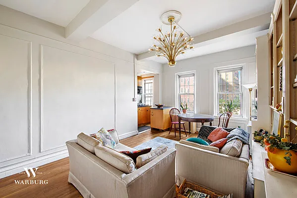 Sold by Warburg | media 8