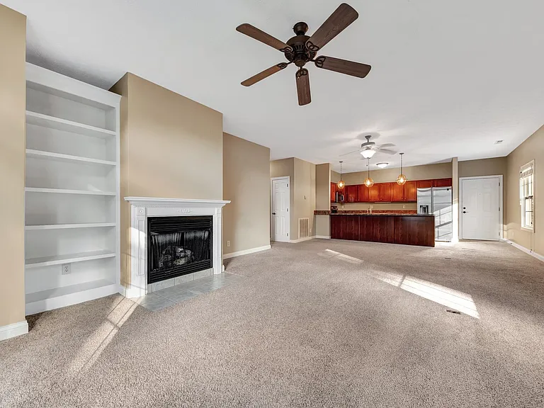 807 E Main St — Photo 10