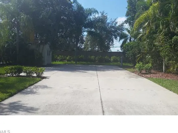 4580 Southern Breeze Dr, Naples, FL 34114