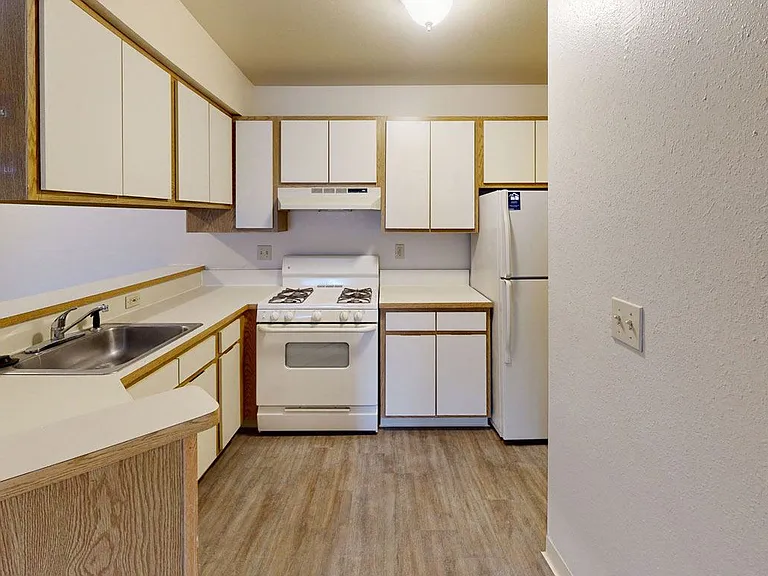 Trappers Cove Apartments — Photo 47