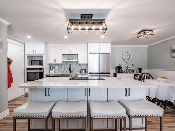 11 Academy Place #34, Saco, ME 04072