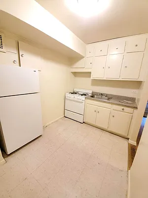 Rented by Smart NY Realty LLC | media 21