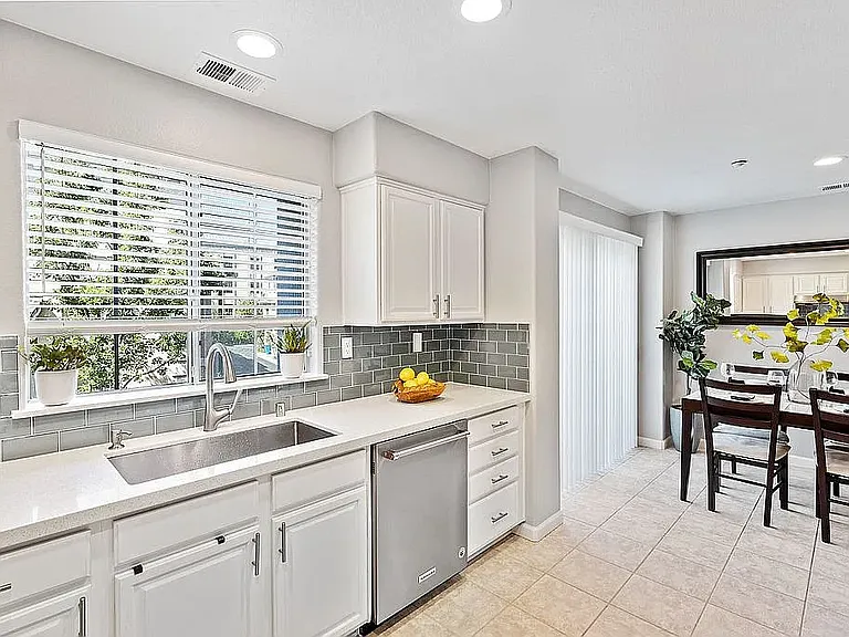 125 Sydney Ln — Photo 25
