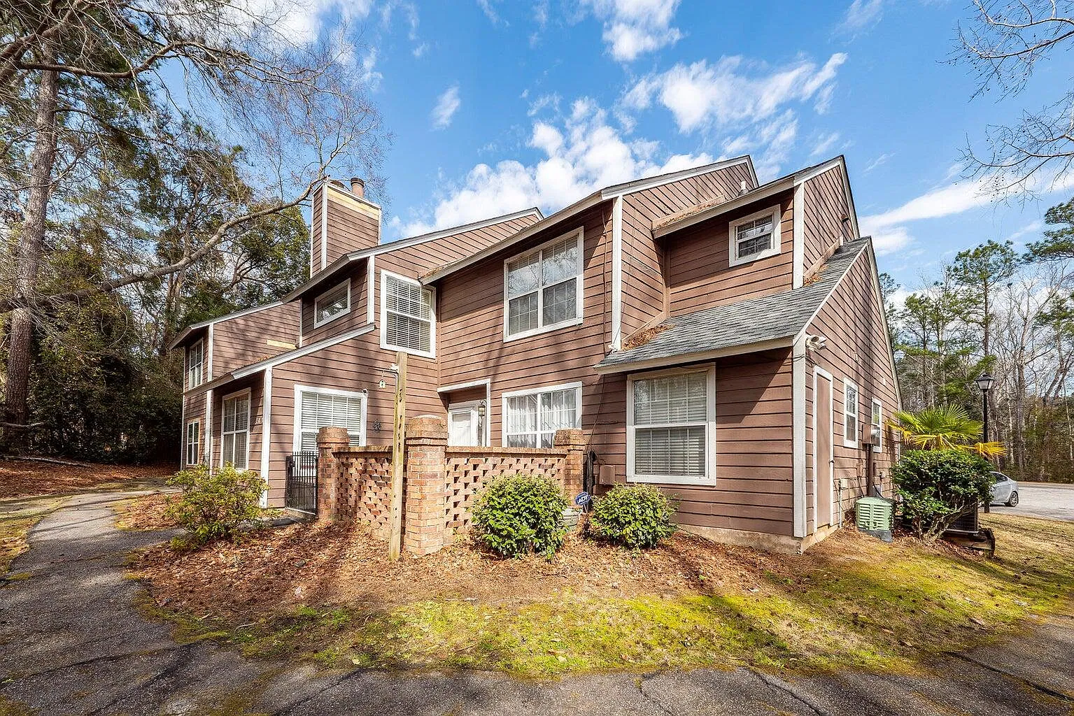 2 bed, 2.5 bath, 1244 sqft, $2,200 — Photo 1