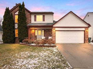 2328 Amber Dr, Canton, MI 48188