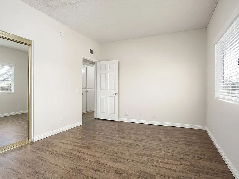5709 Kester Ave #7 — Photo 11