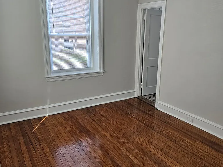 410 Linden St — Photo 22