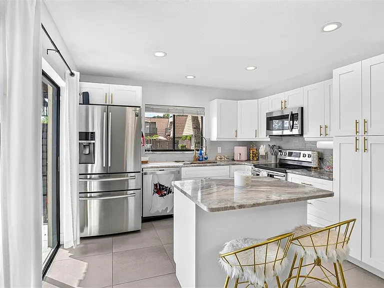 15317 W Pond Woods Dr #103 — Photo 11
