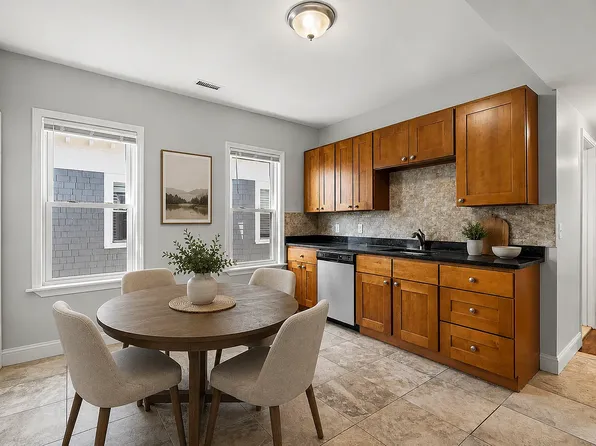 51 King St #3, Dorchester, MA 02122