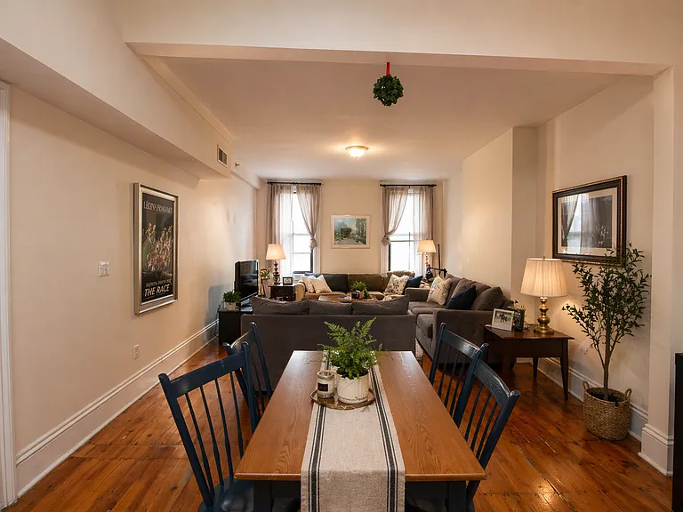 209 Washington St #4 — Photo 1