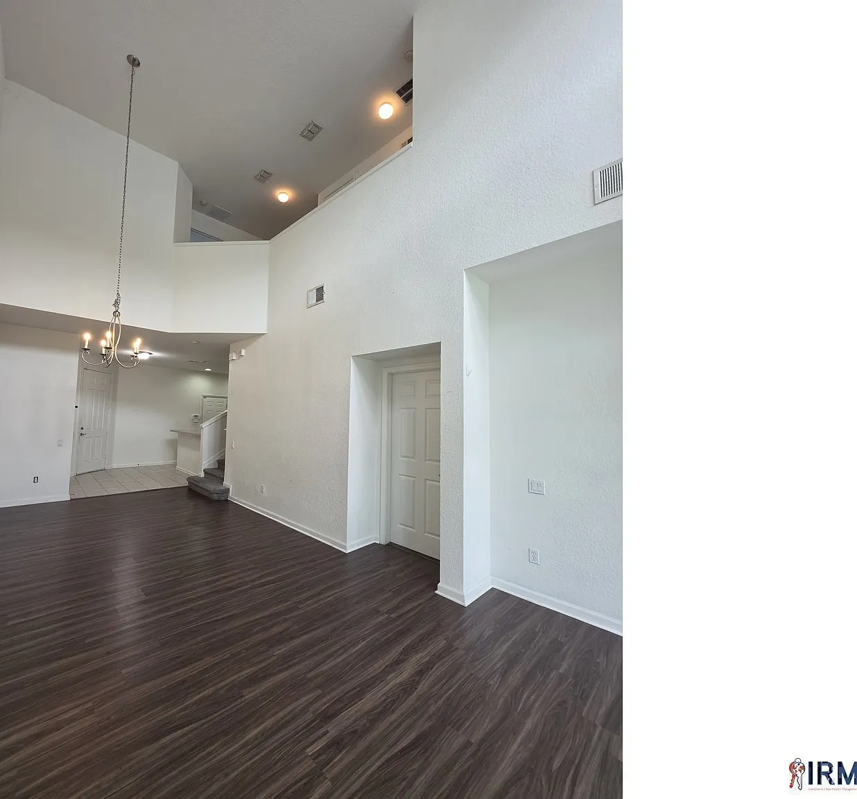 3 bed, 3.5 bath, 2625 sqft, $2,295 — Photo 2