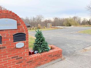 109 Briarwood Dr, Marion, KY 42064