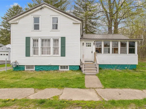 66 Volney St, Phoenix, NY 13135