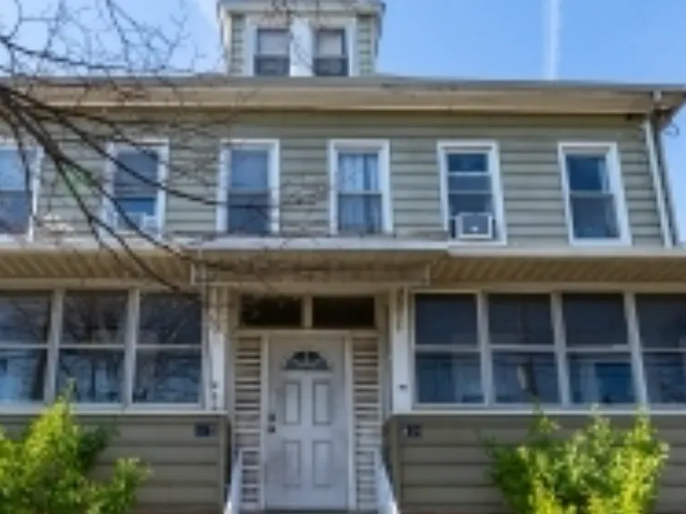 812-814 Bayway #2B — Photo 1