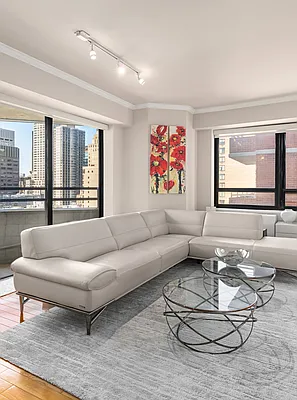 Living room, photo 2