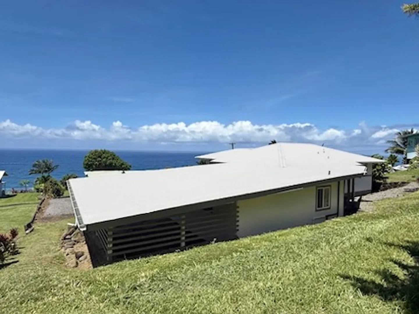 3 Bed 2 Bath Home for rent in Laupahoehoe — Photo 4