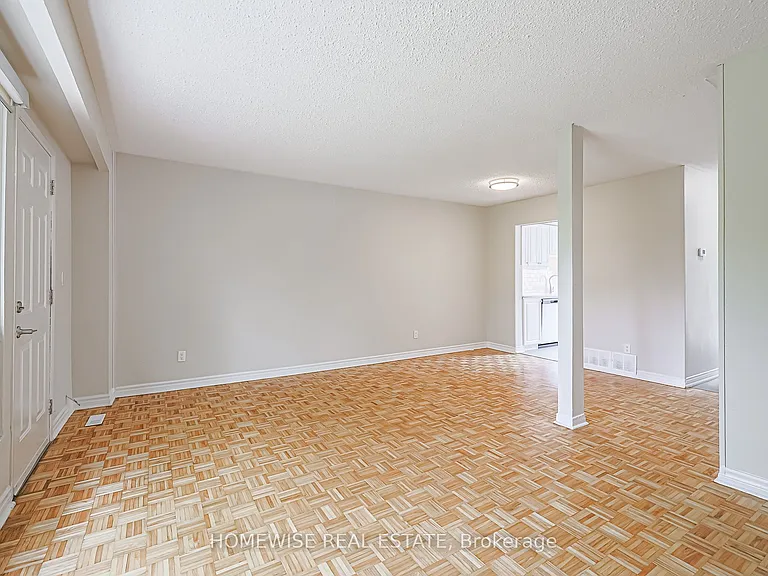 560 Waverly St N #25 — Photo 5