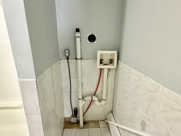 169 Johnson Ave #2R — Photo 13