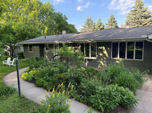 5409 Miracle Ln, Minnetonka, MN 55345