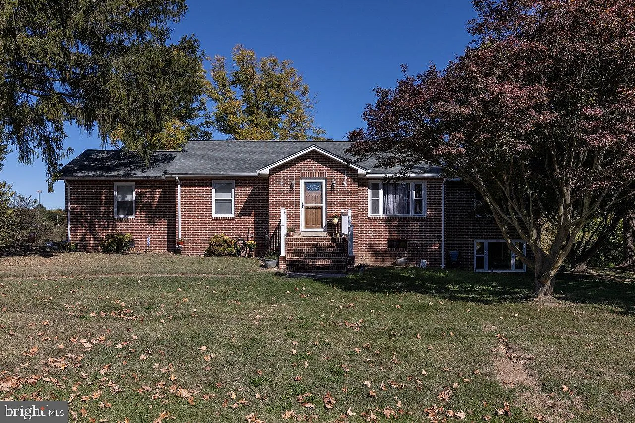 133 Shenell Dr photo 1