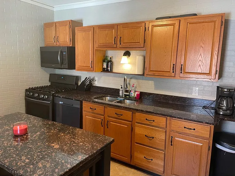 88 Pawling Ave — Photo 12