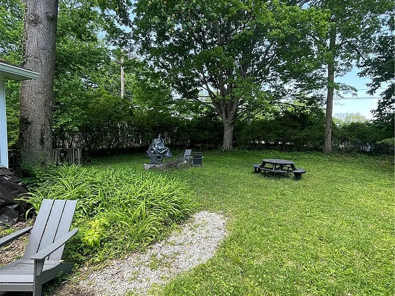113 Marshall St — Photo 4