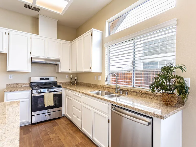 1040 Dellwood Ct — Photo 28