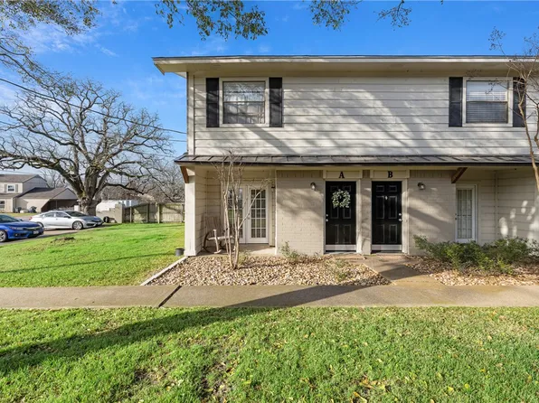 1400 Summit St APT A, College Station, TX 77845