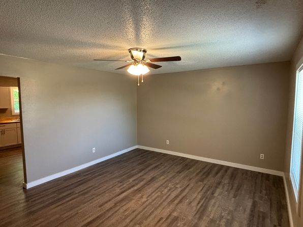 1905 N 29th St, Van Buren, AR 72956