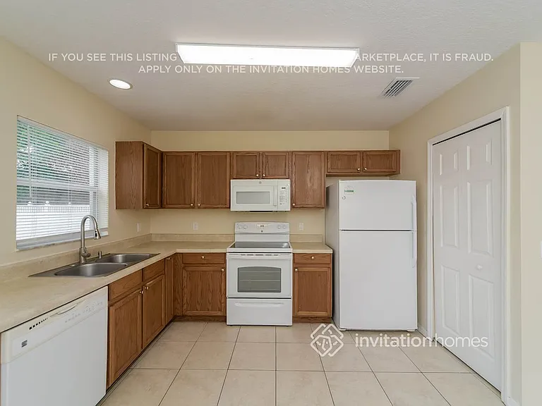 1744 Sage Creek Ct — Photo 8