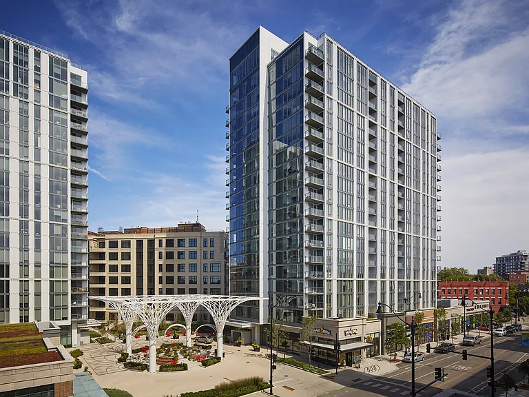 The Apartments at Lincoln Common — Photo 45