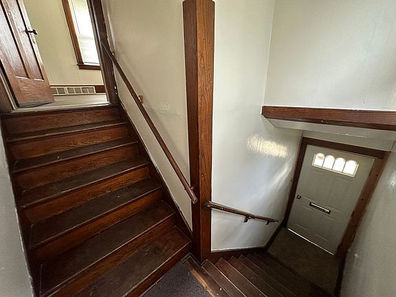 2nd image of 336 & 338 W Wesley St #338