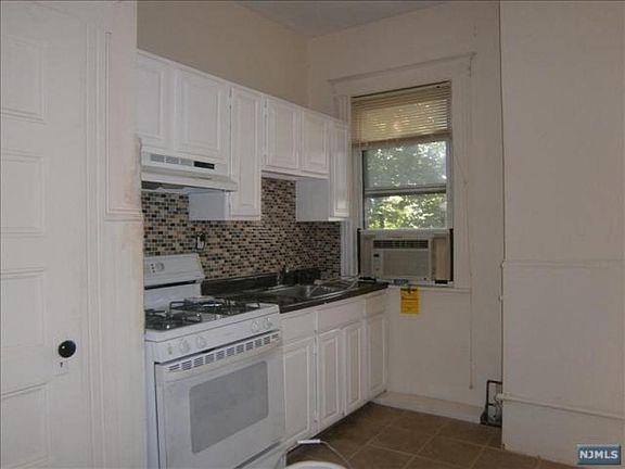4th image of 644 Oradell Ave APT 5