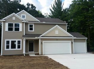 14510 Manor Rd, Grand Haven, MI 49417