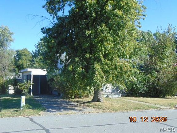 2nd image of 1035 Francis St