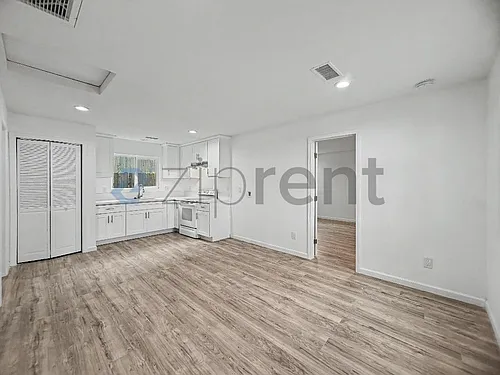 872 W 18th St #874 Photo 1