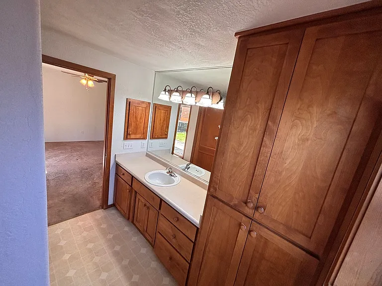 3052 Gary Dr — Photo 19