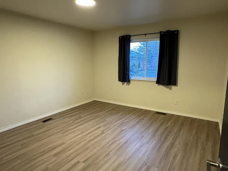 510 Montrose Ave #8 — Photo 10