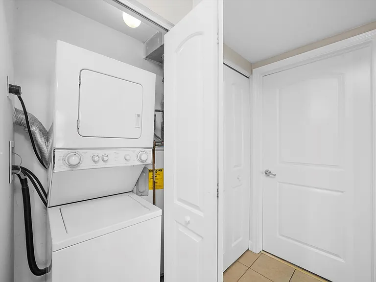 3423 Ridgeland Ave #101 — Photo 12