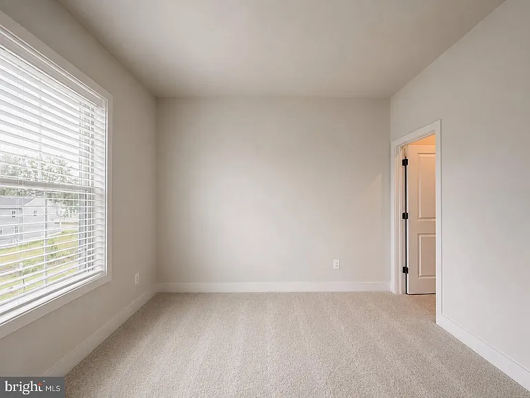 131 Sapphire St — Photo 30