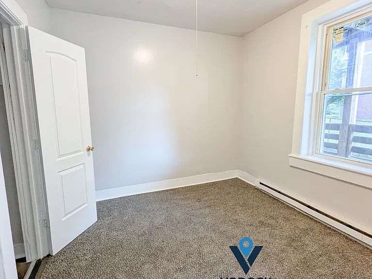 226 Lyman St #1-L — Photo 11