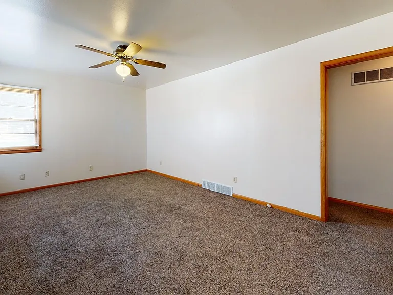 5621 Eisenhower Ave — Photo 2