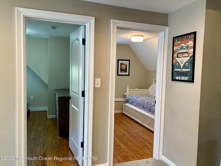 600 6th Ave — Photo 33