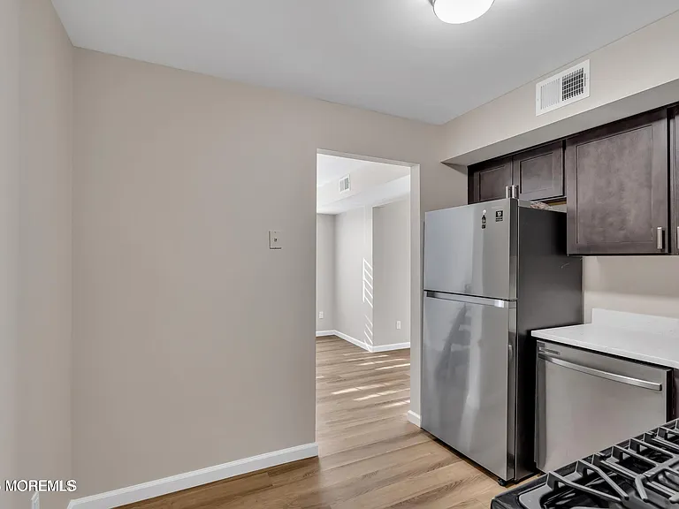 33 Diane Dr — Photo 6