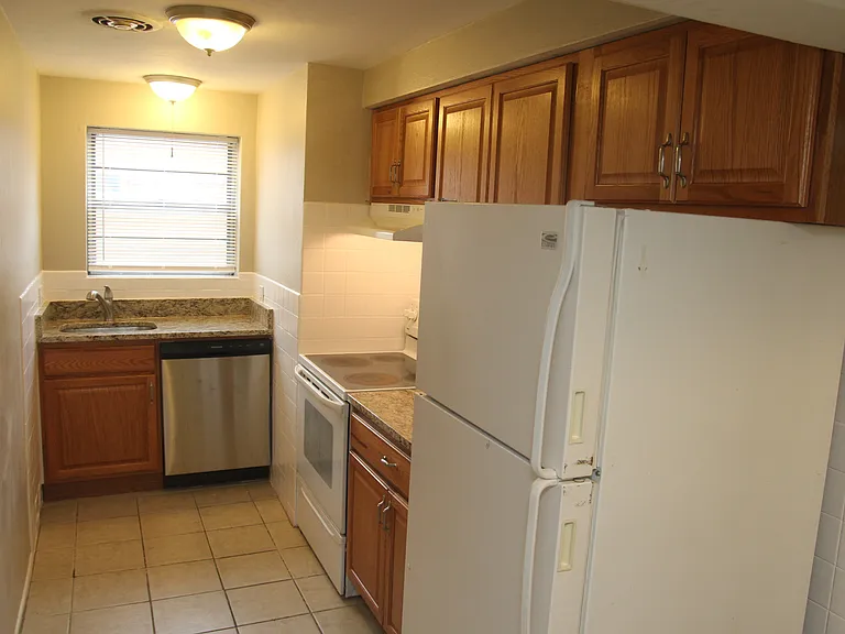 7574 Buckingham Dr #6 — Photo 10